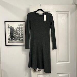 Never been worn Vince, grey dress size small!